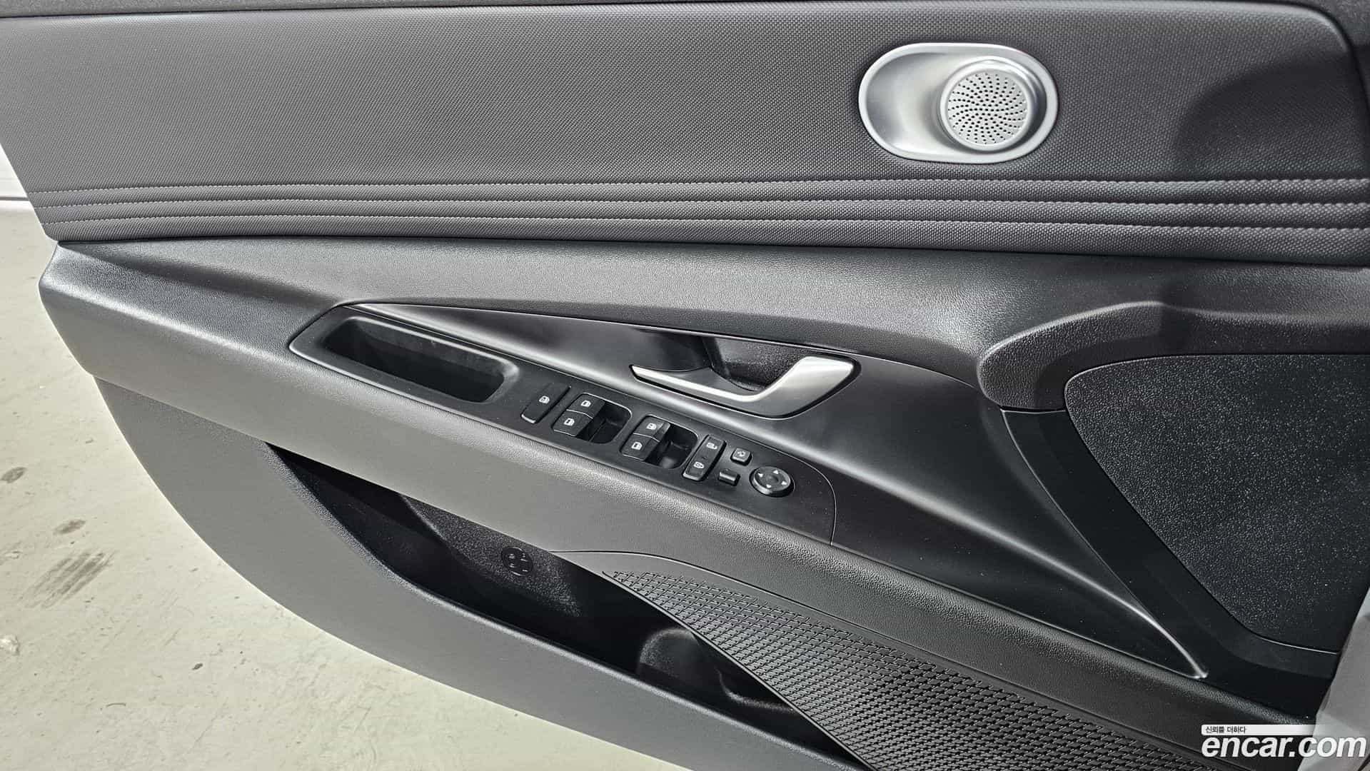 AVANTE Hyundai 2021.1-OPTION-018