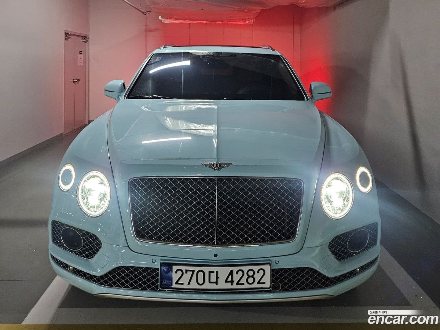 Main__Slider__Photo:Bentayga Bentley 2017.5-0