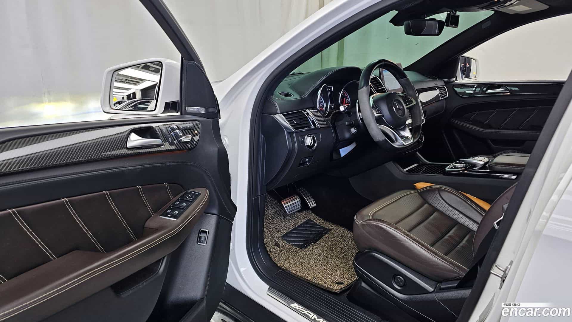 GLE-Class Mercedes-Benz 2018.11-INNER-010