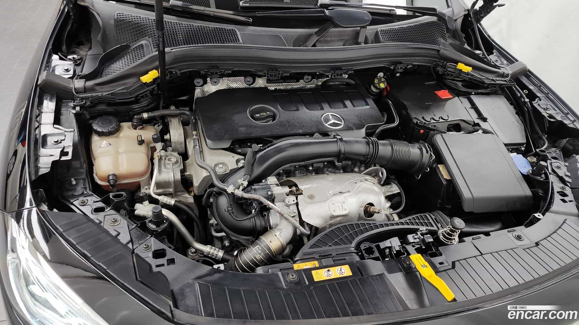GLA-Class Mercedes-Benz 2020.9-INNER-006