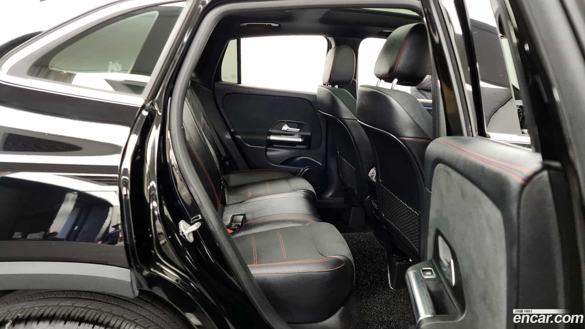 GLA-Class Mercedes-Benz 2020.9-OPTION-016