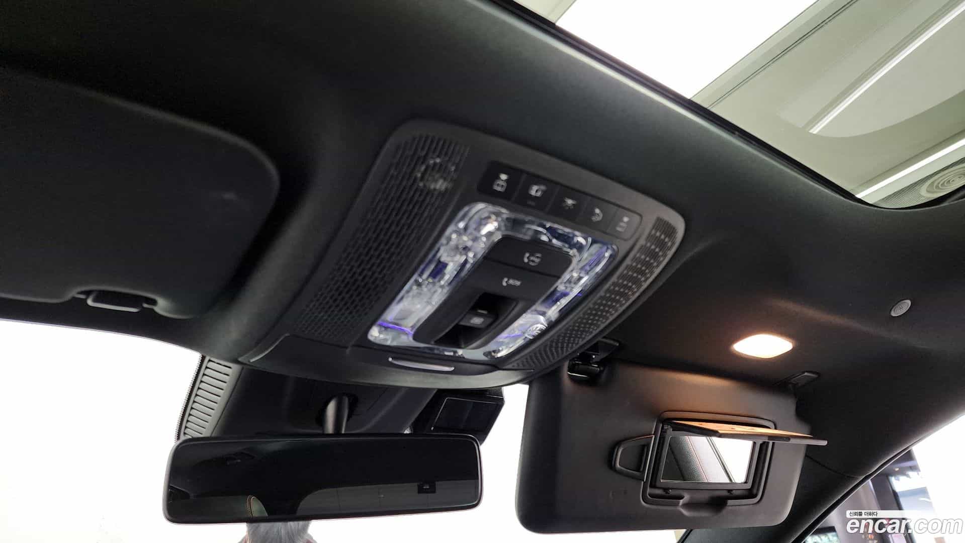 GLA-Class Mercedes-Benz 2020.9-OPTION-021