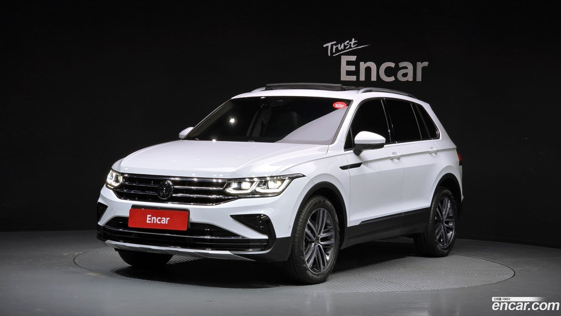 Main__Slider__Photo:Tiguan Volkswagen 2024.9-0
