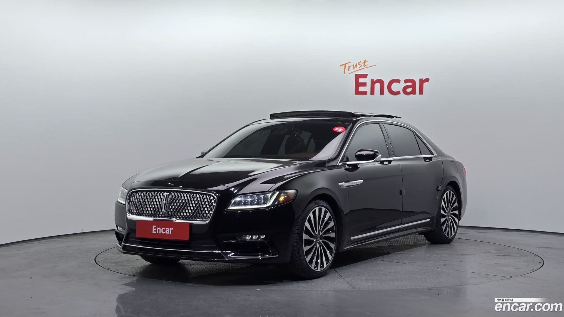 Main__Slider__Photo:Continental Lincoln 2017.3-0