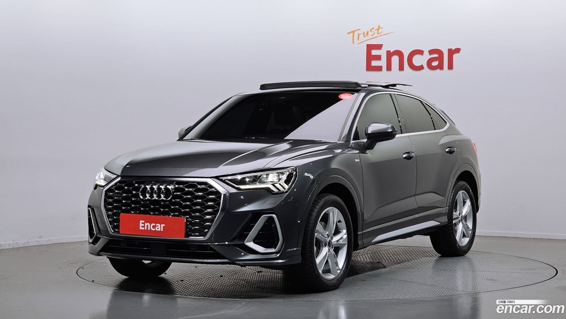 Main__Slider__Photo:Q3 Audi 2023.10-0