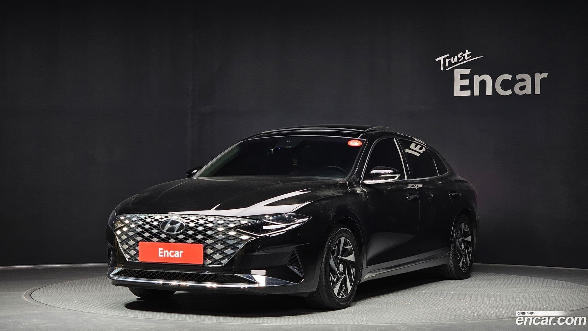 Main__Slider__Photo:Grandeur Hyundai 2022.6-0