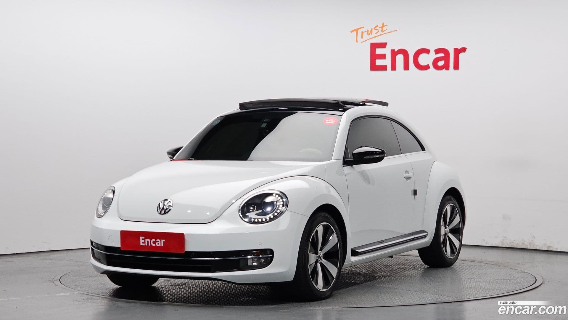 Main__Slider__Photo:Beatle Volkswagen 2014.9-0