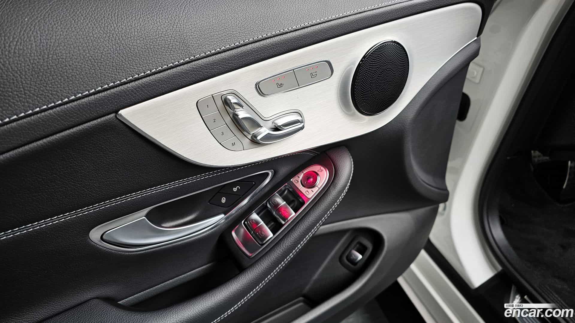 C-Class Mercedes-Benz 2022.8-OPTION-017
