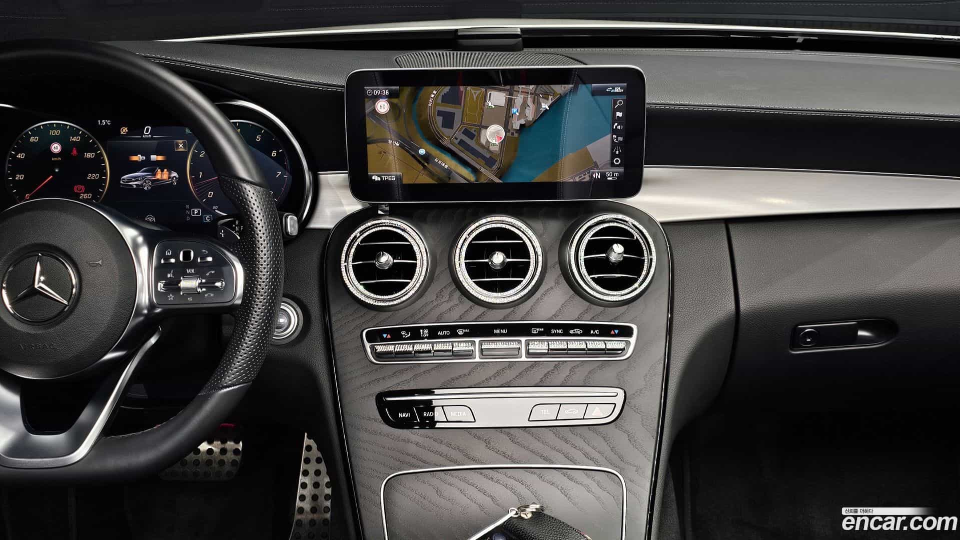 C-Class Mercedes-Benz 2022.8-OPTION-021