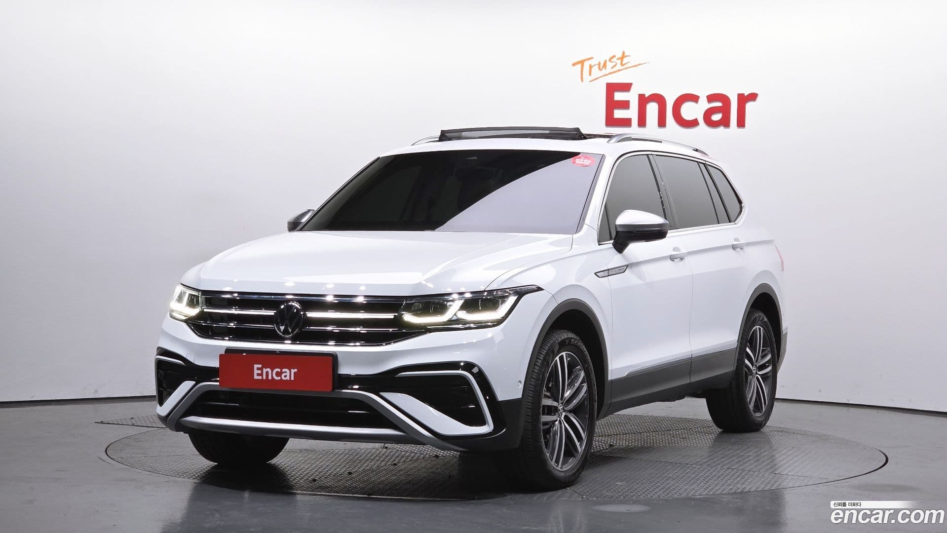 Main__Slider__Photo:Tiguan Volkswagen 2023.5-0