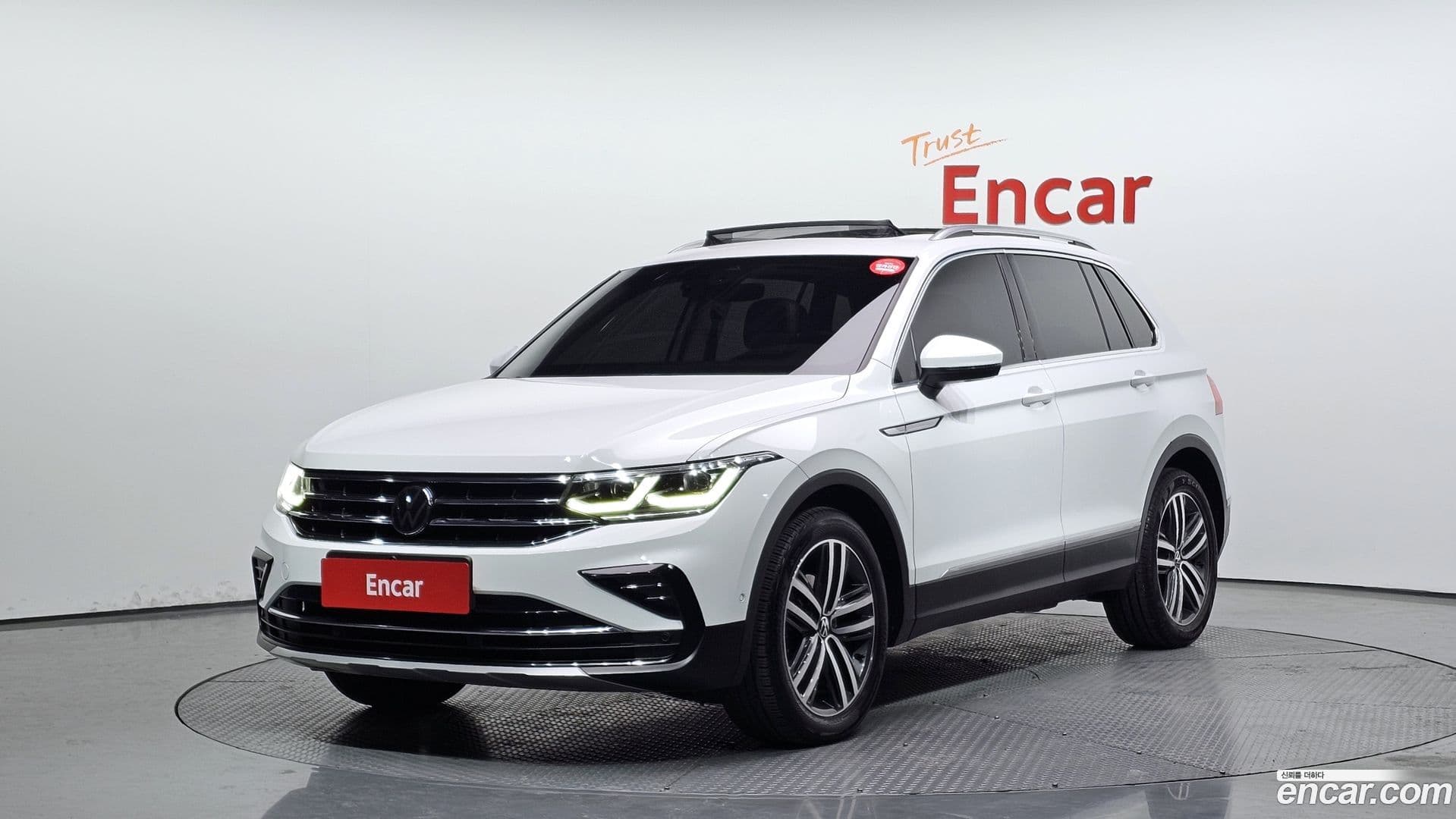 Main__Slider__Photo:Tiguan Volkswagen 2022.5-0