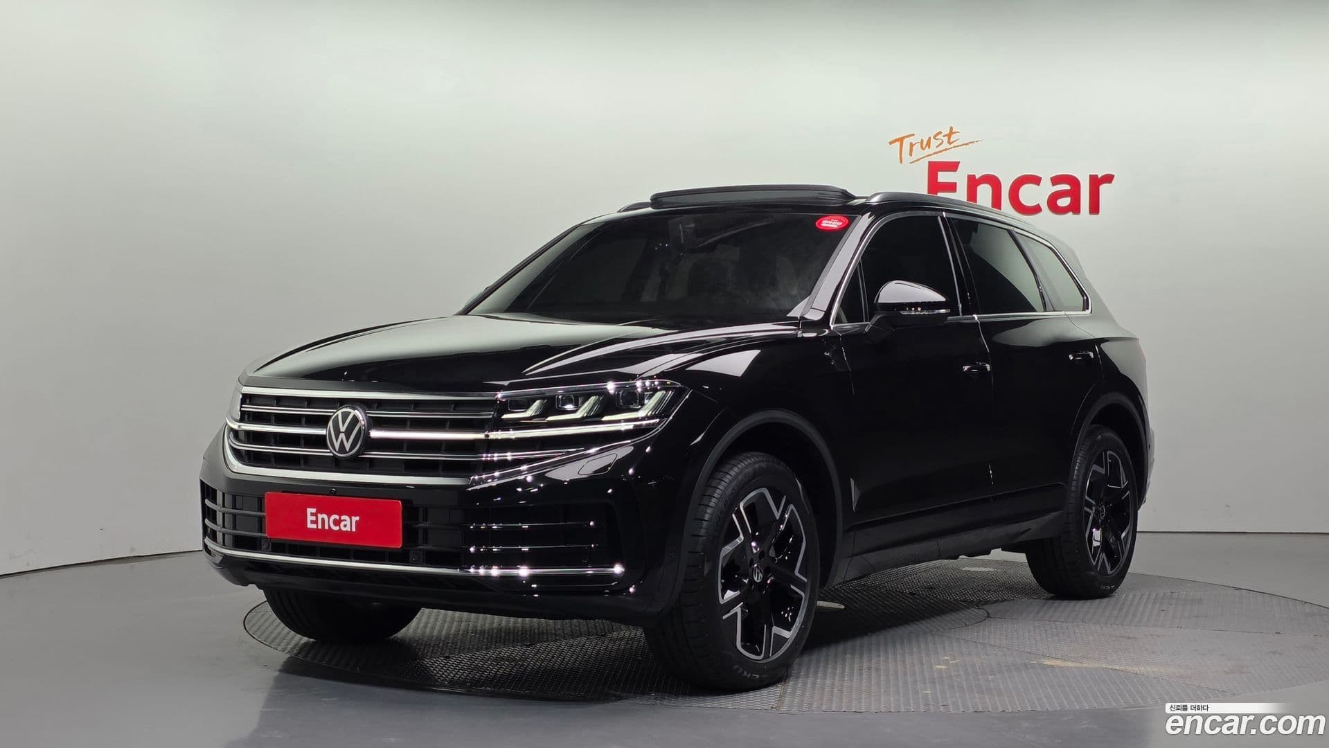 Main__Slider__Photo:Touareg Volkswagen 2025.11-0