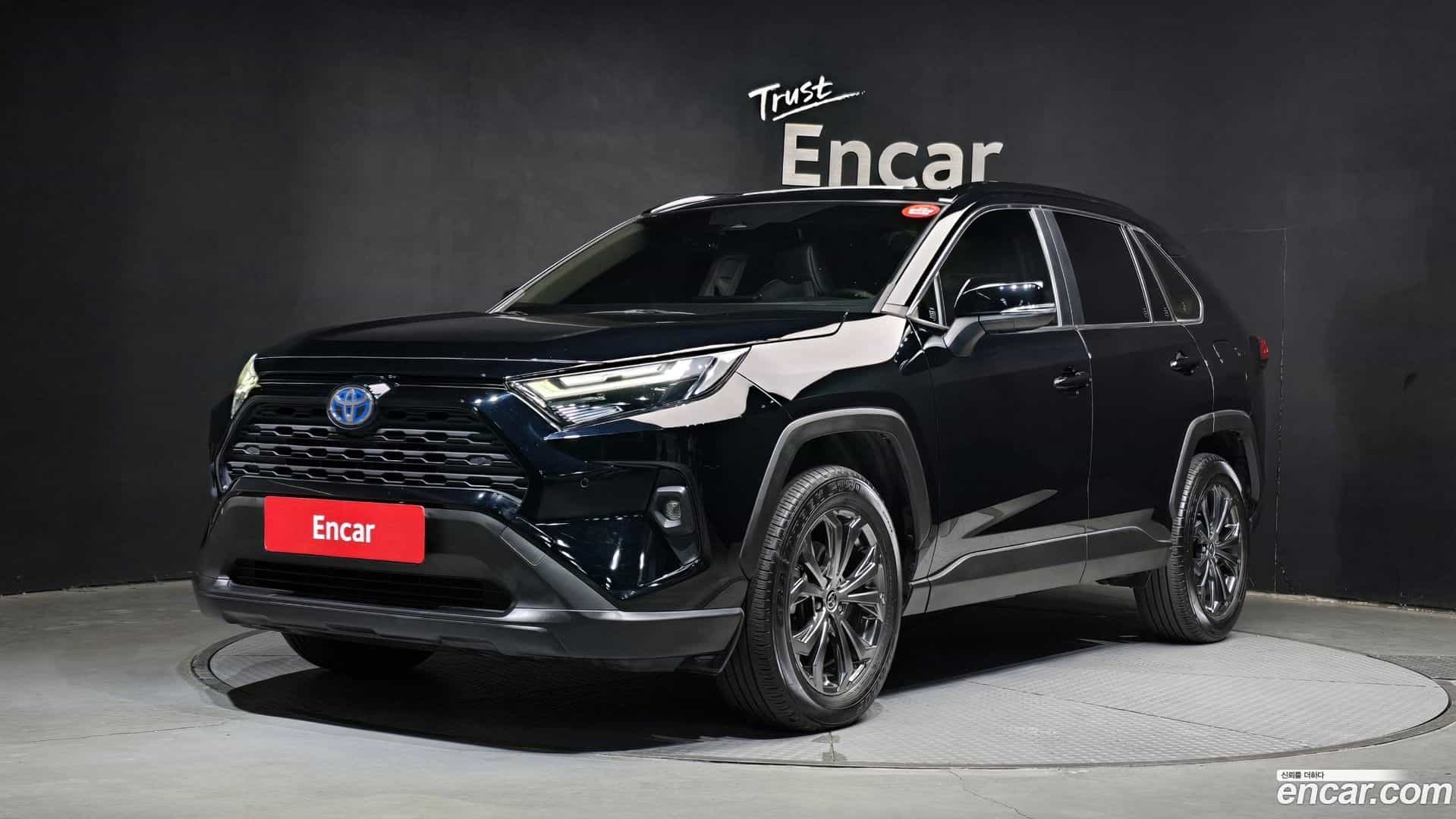 RAV4 Toyota 2023.4-OUTER-001
