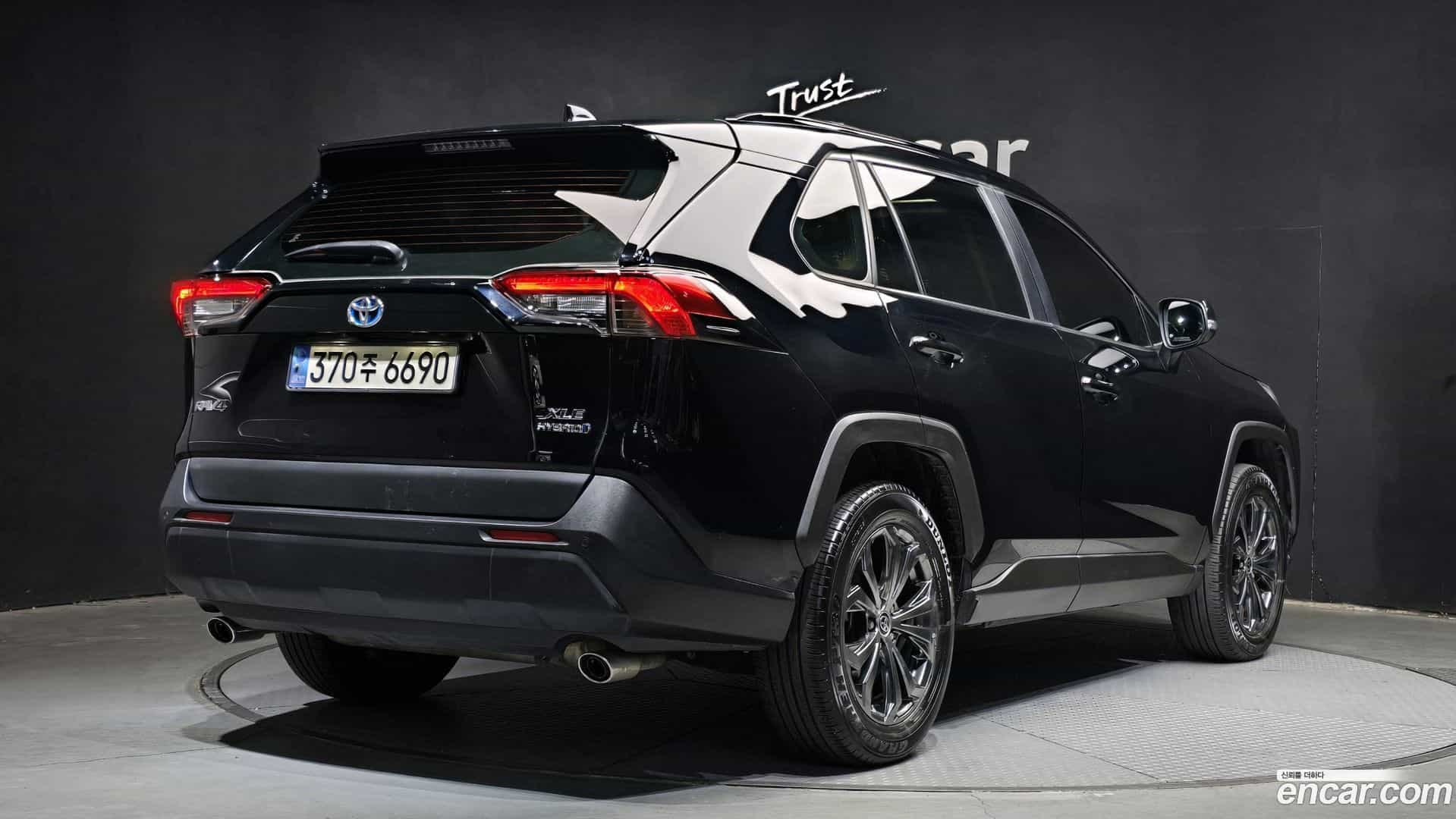RAV4 Toyota 2023.4-OUTER-002