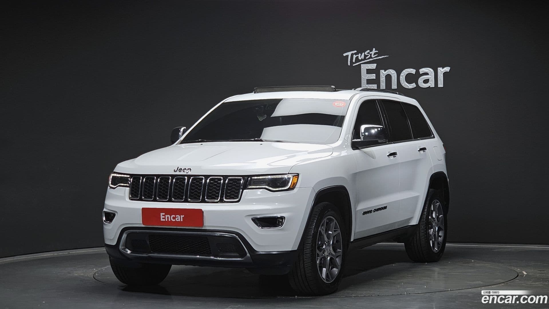 Main__Slider__Photo:Cherokee Jeep 2020.9-0