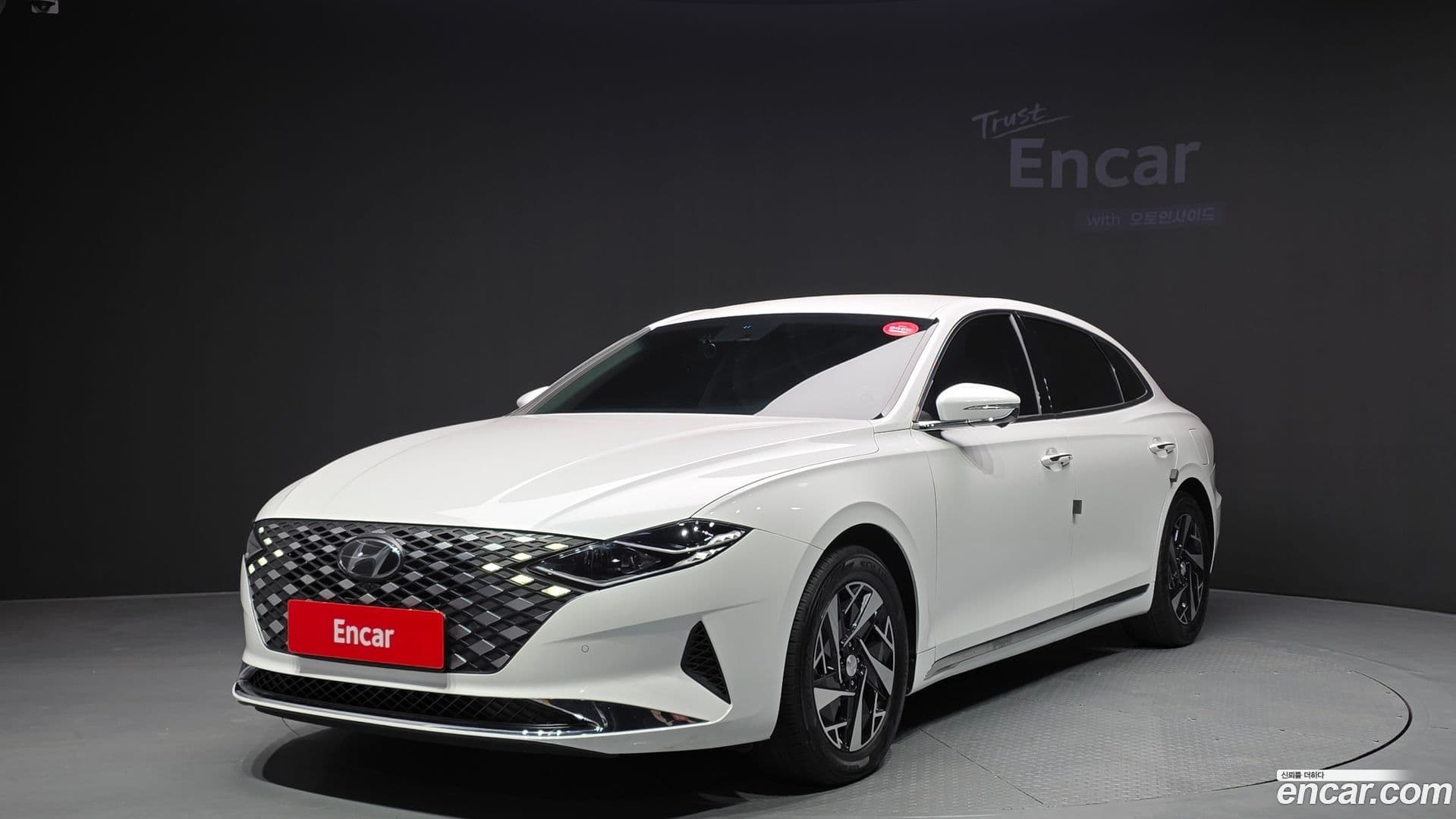 Main__Slider__Photo:Grandeur Hyundai 2022.3-0