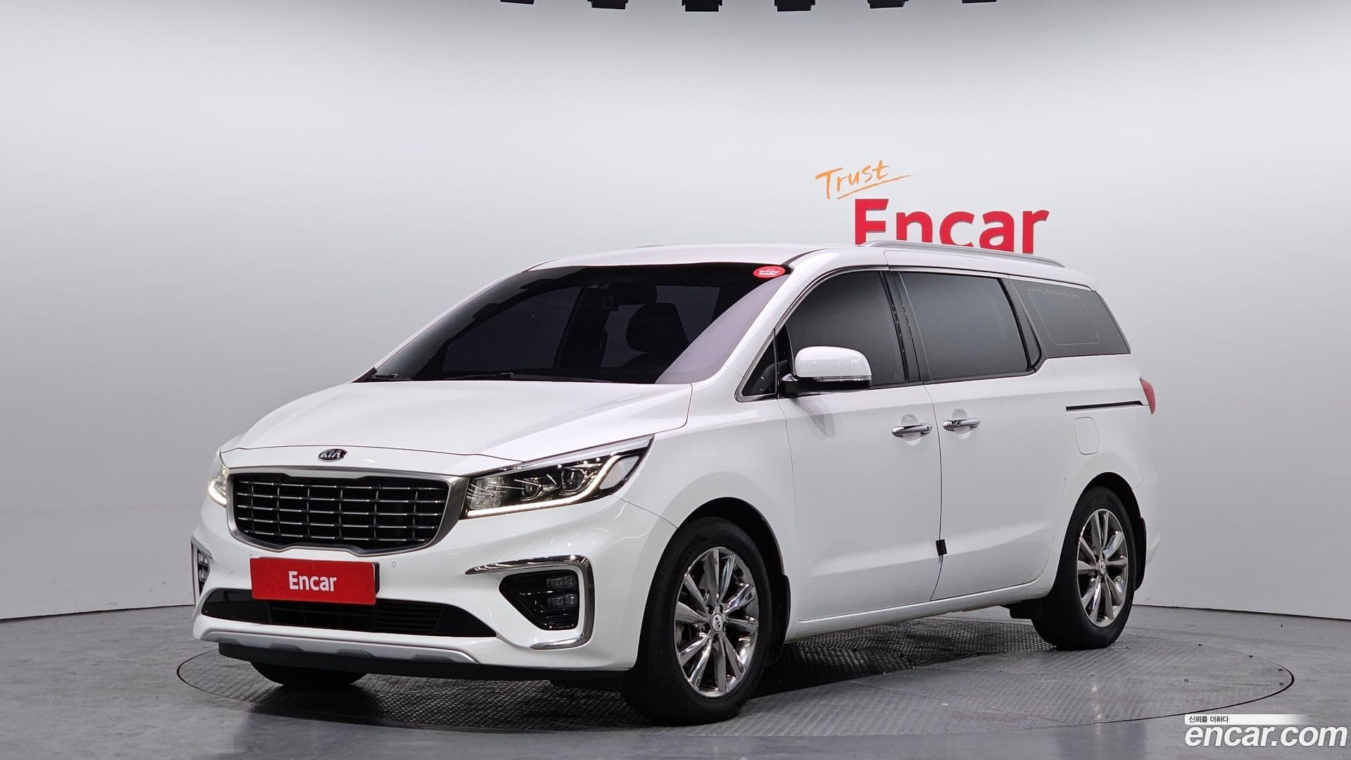 Main__Slider__Photo:Canival Kia 2019.4-0