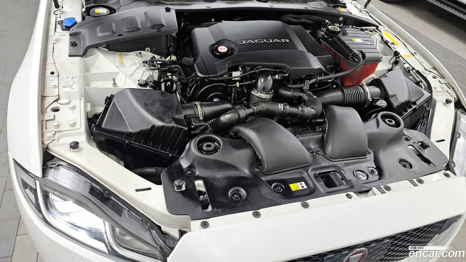 XJ Jaguar 2019.11-INNER-006