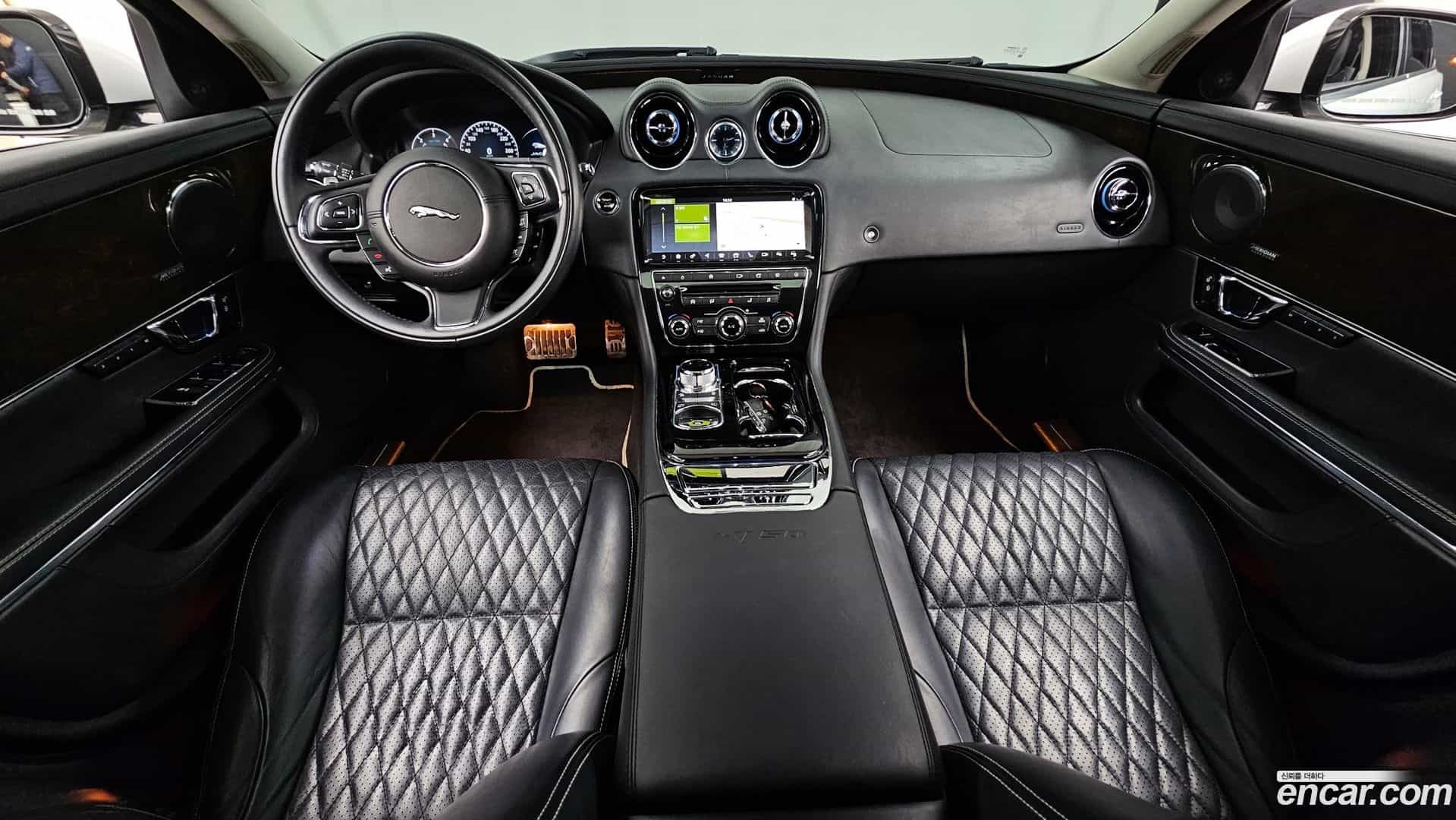 XJ Jaguar 2019.11-INNER-007