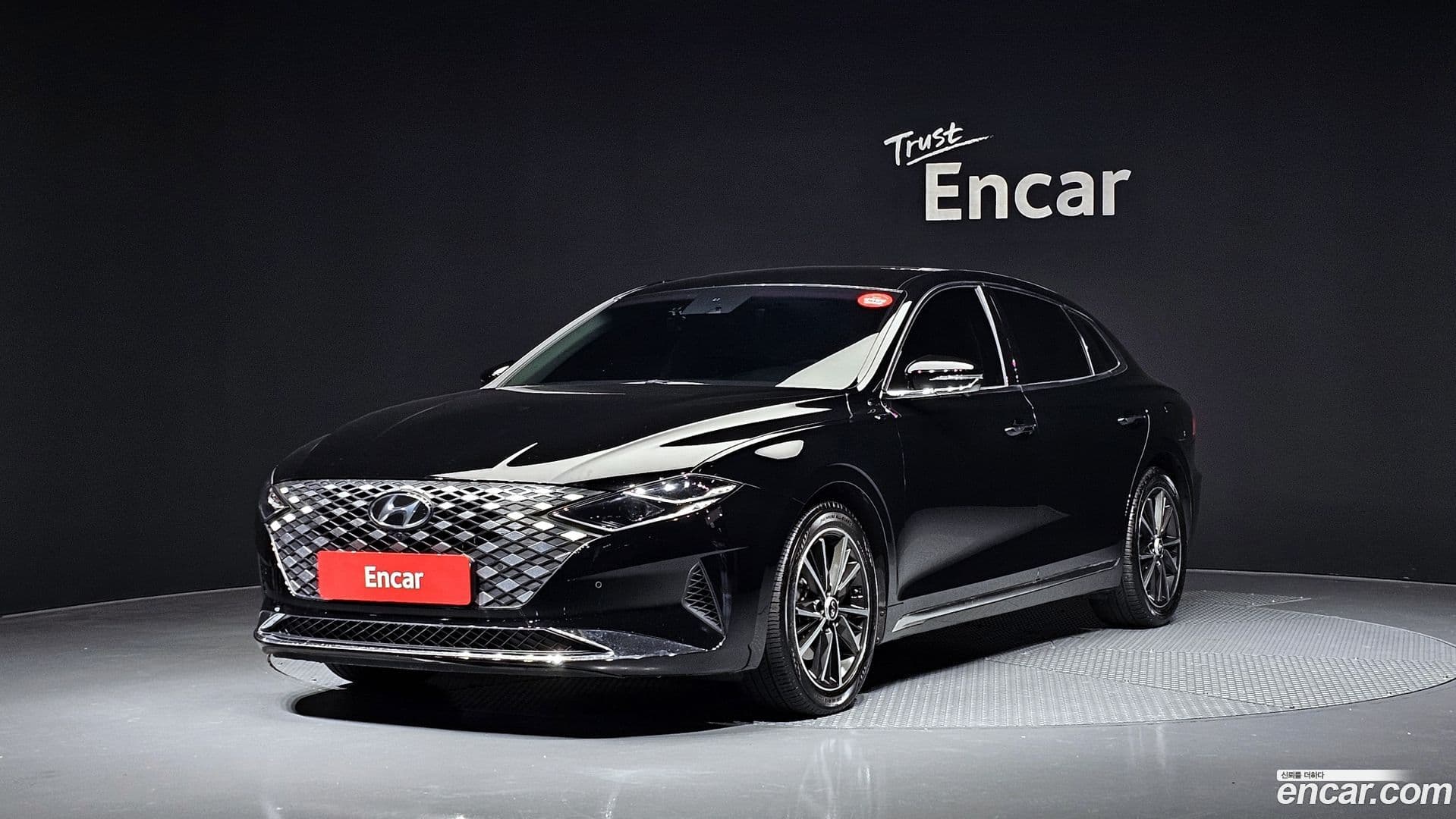 Main__Slider__Photo:Grandeur Hyundai 2022.10-0