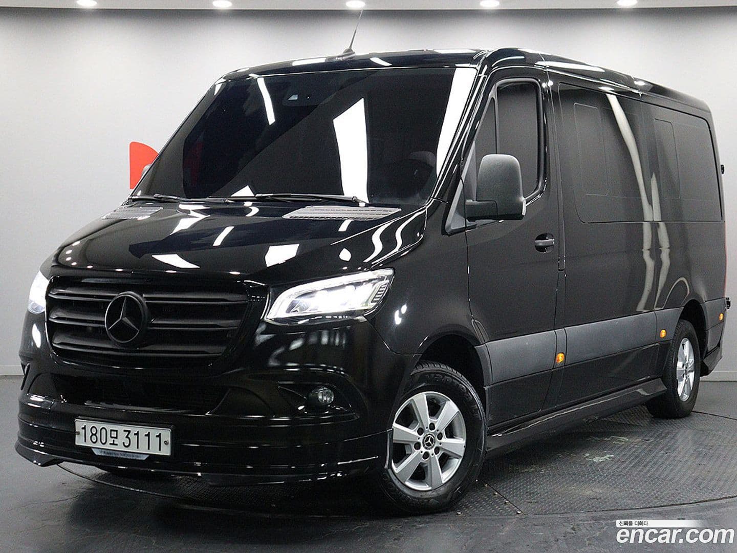 Main__Slider__Photo:Sprinter Mercedes-Benz 2019.10-0