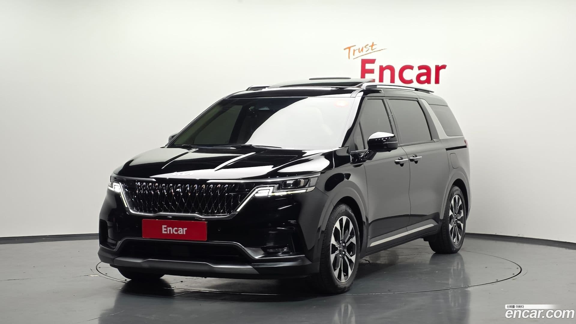 Main__Slider__Photo:Canival Kia 2021.10-0