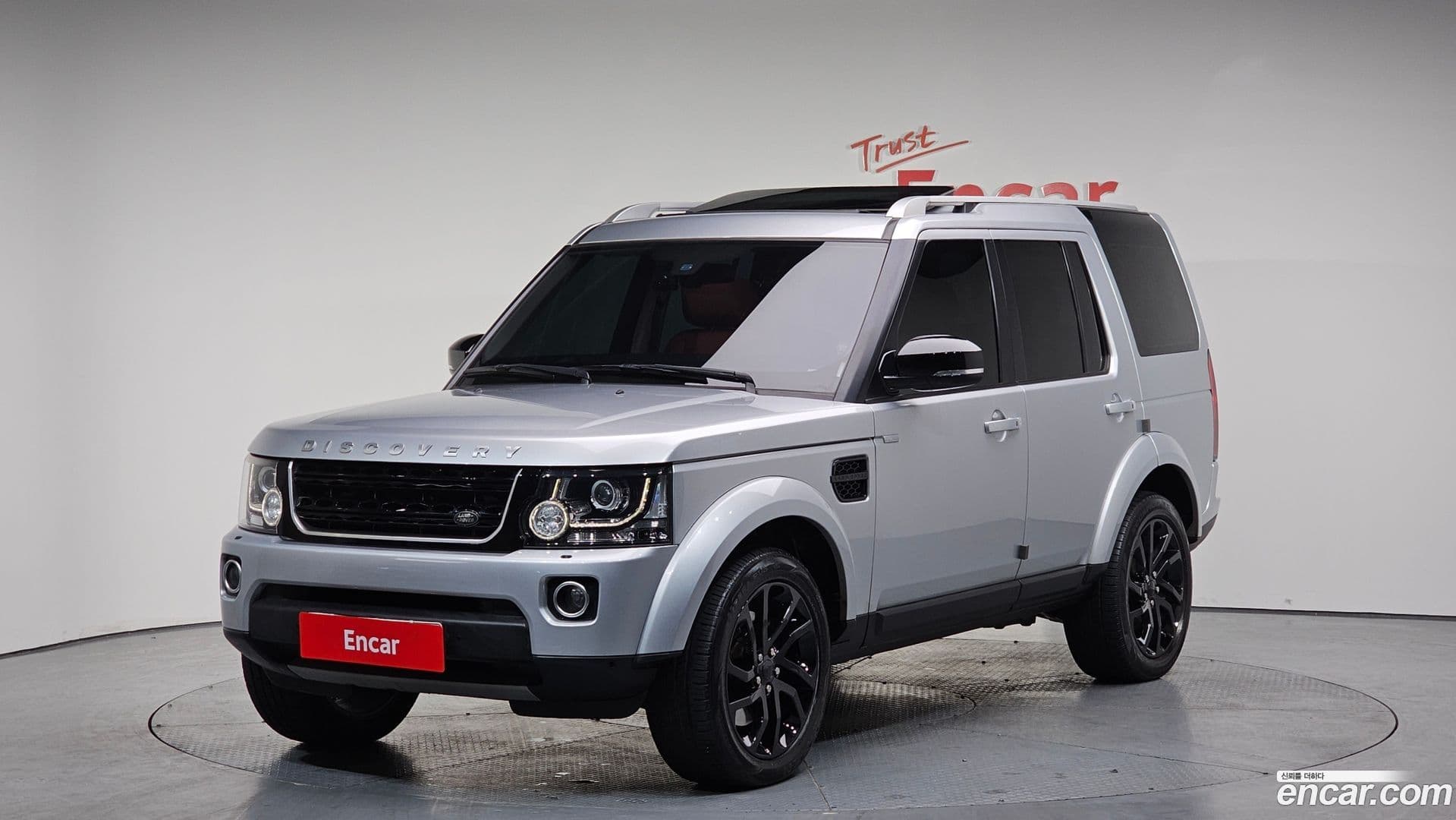 Main__Slider__Photo:Discovery Land Rover 2016.11-0