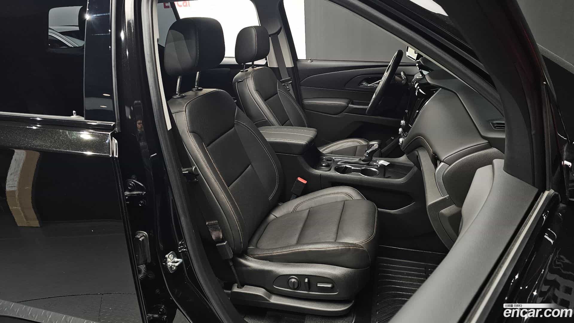 Traverse Chevrolet 2021.1-INNER-010