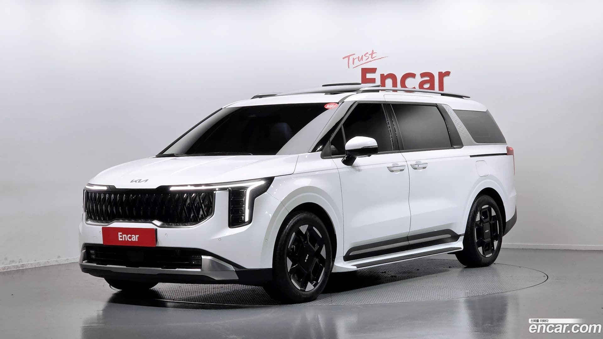 Main__Slider__Photo:Canival Kia 2024.6-0