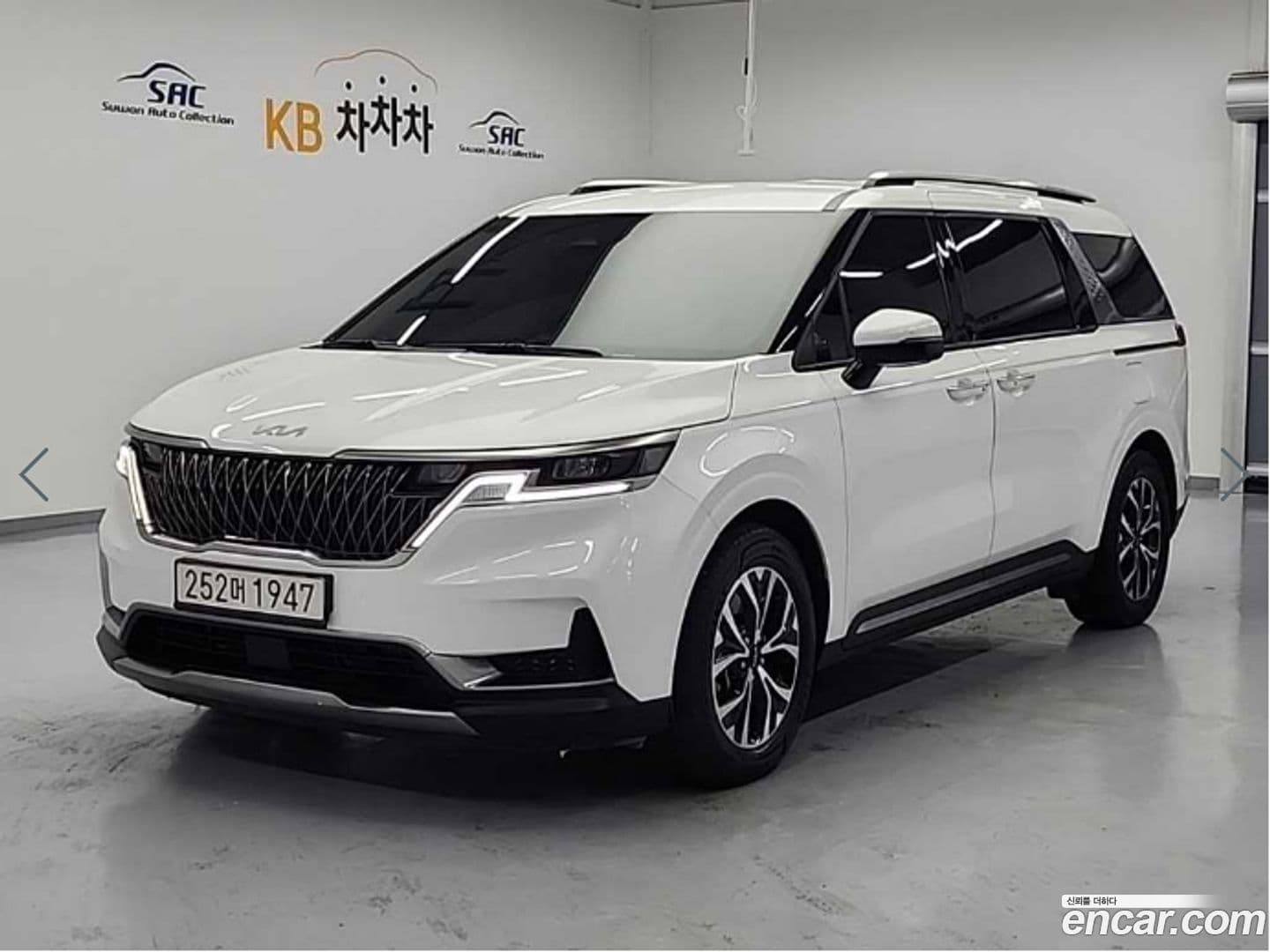 Main__Slider__Photo:Canival Kia 2022.10-0