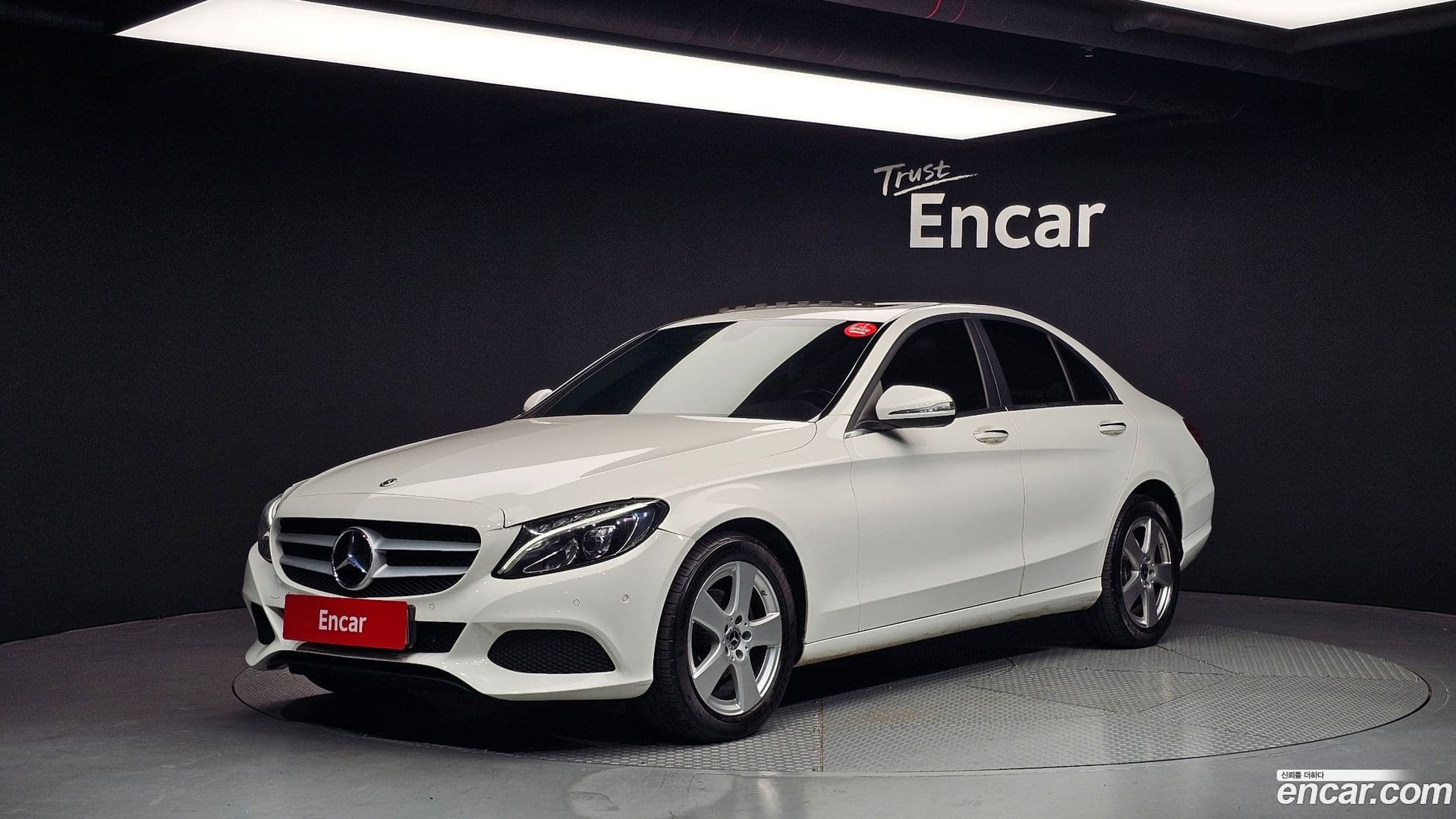 Main__Slider__Photo:C-Class Mercedes-Benz 2018.3-0