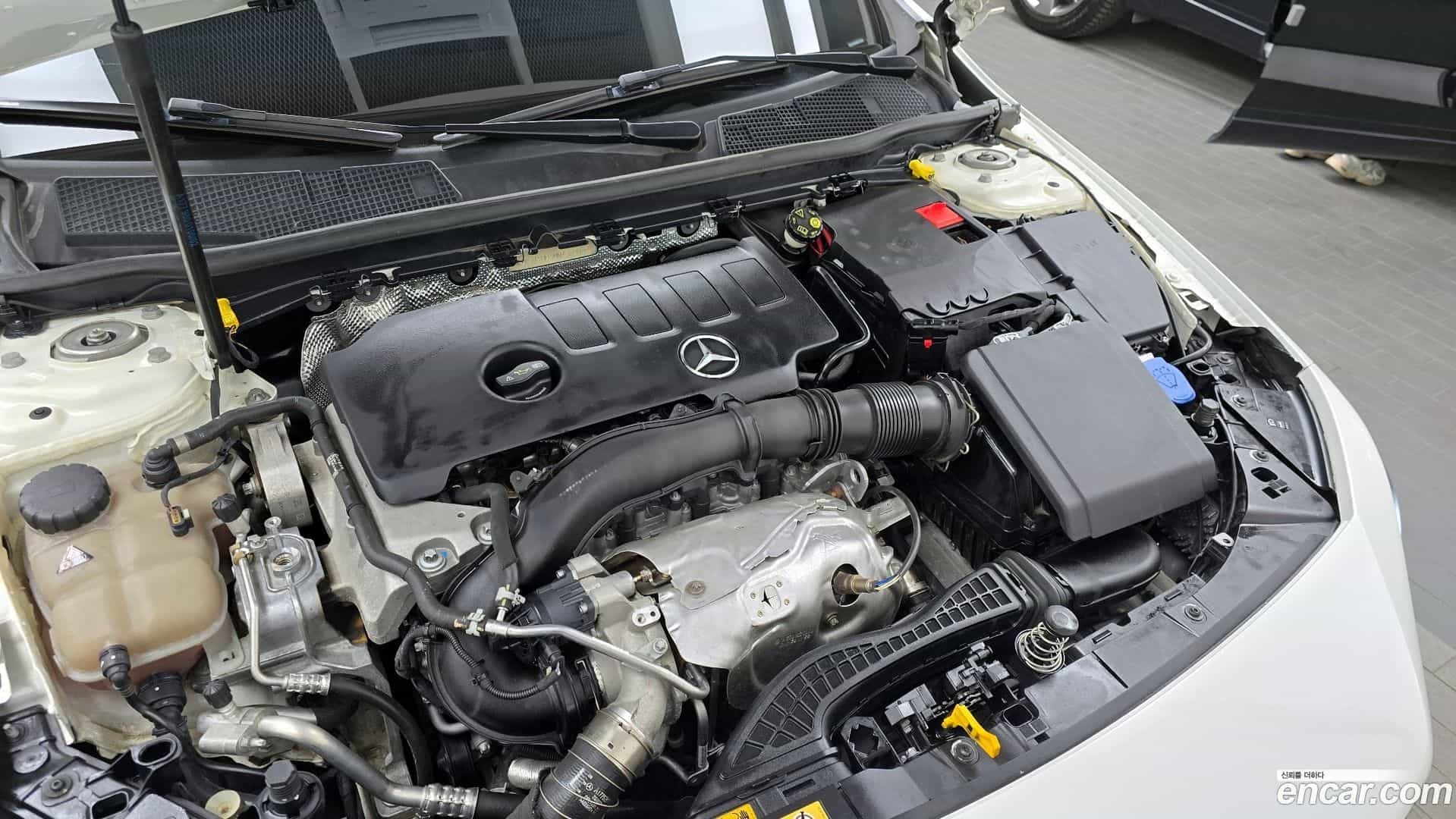 CLA-Class Mercedes-Benz 2020.10-INNER-006