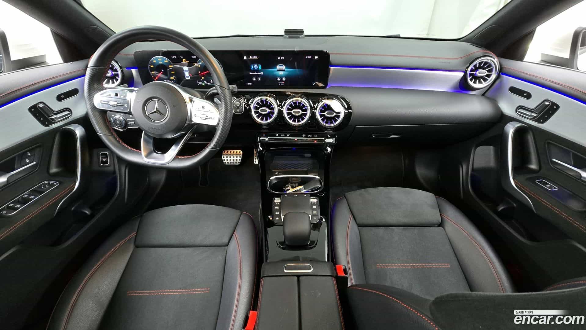 CLA-Class Mercedes-Benz 2020.10-INNER-007