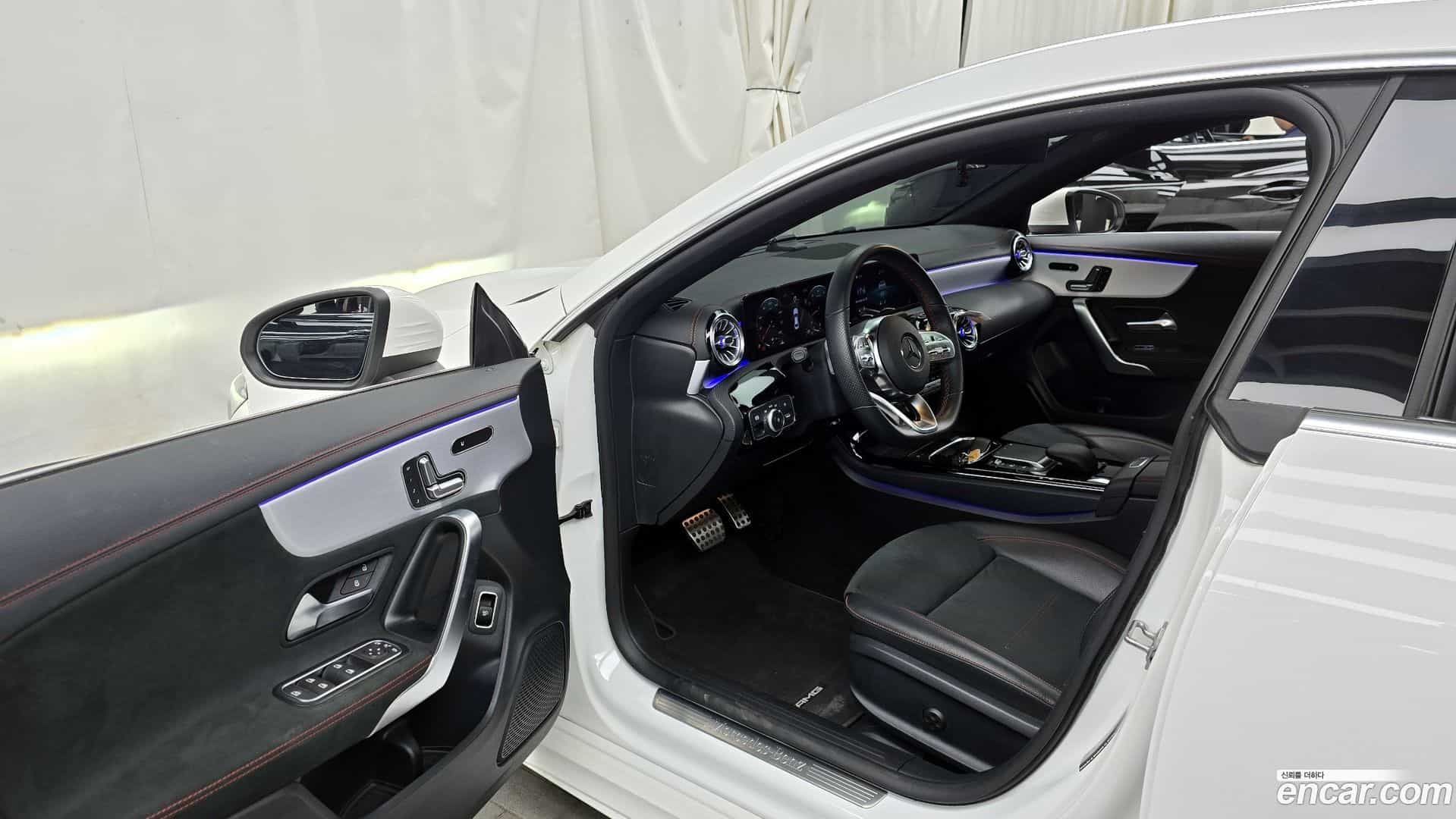 CLA-Class Mercedes-Benz 2020.10-INNER-010