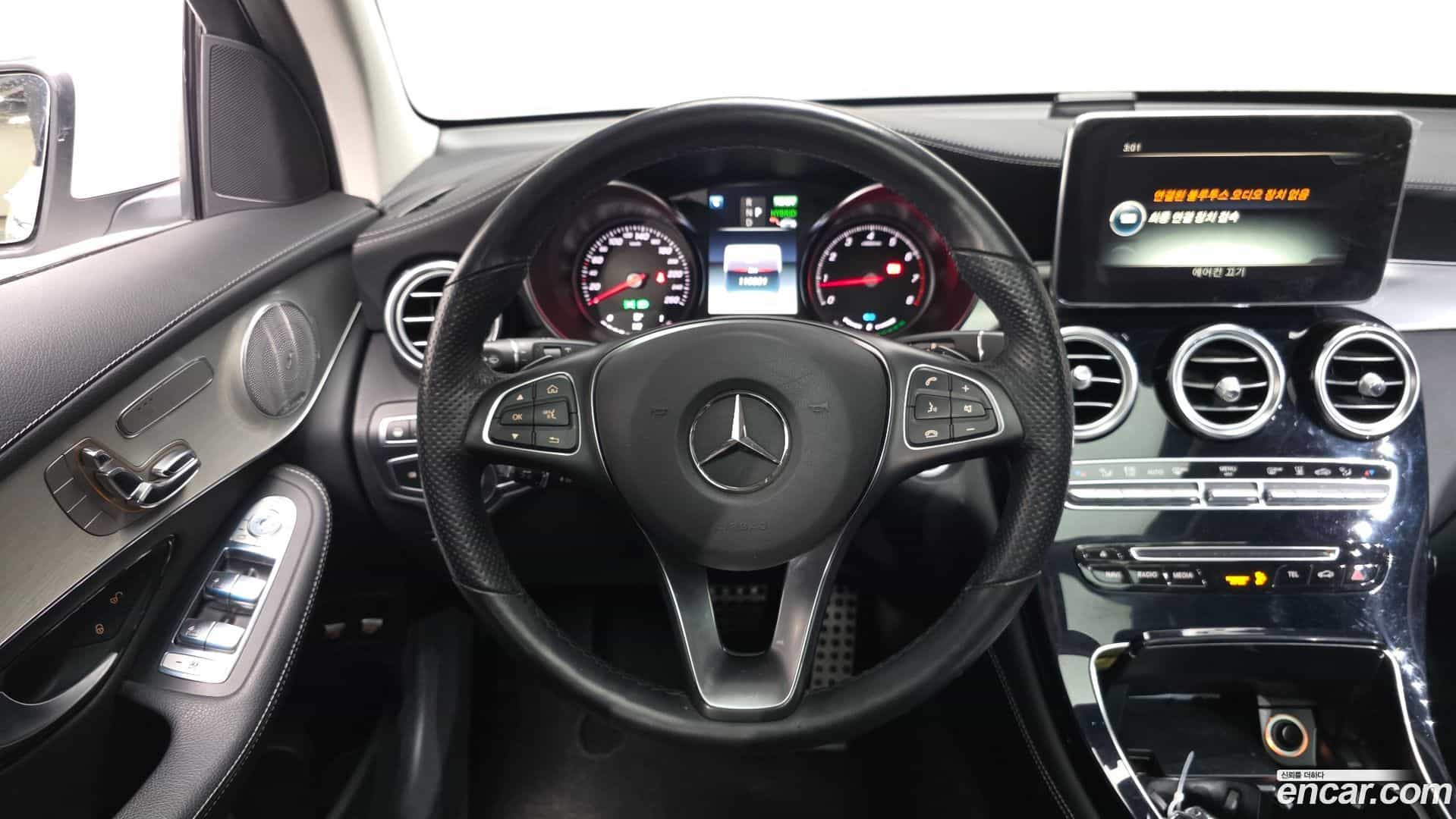 GLC-Class Mercedes-Benz 2019.0-OPTION-017
