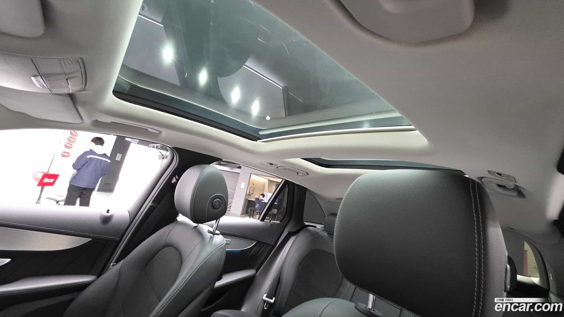 GLC-Class Mercedes-Benz 2019.0-OPTION-021