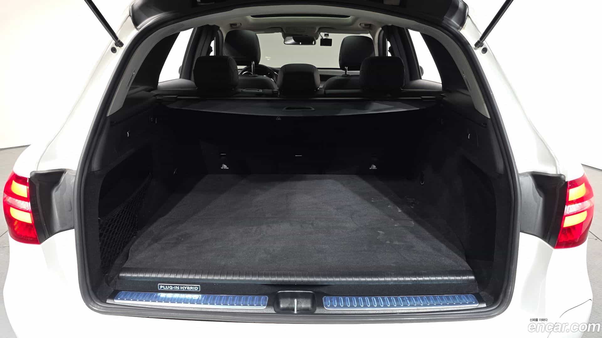 GLC-Class Mercedes-Benz 2019.0-OPTION-024