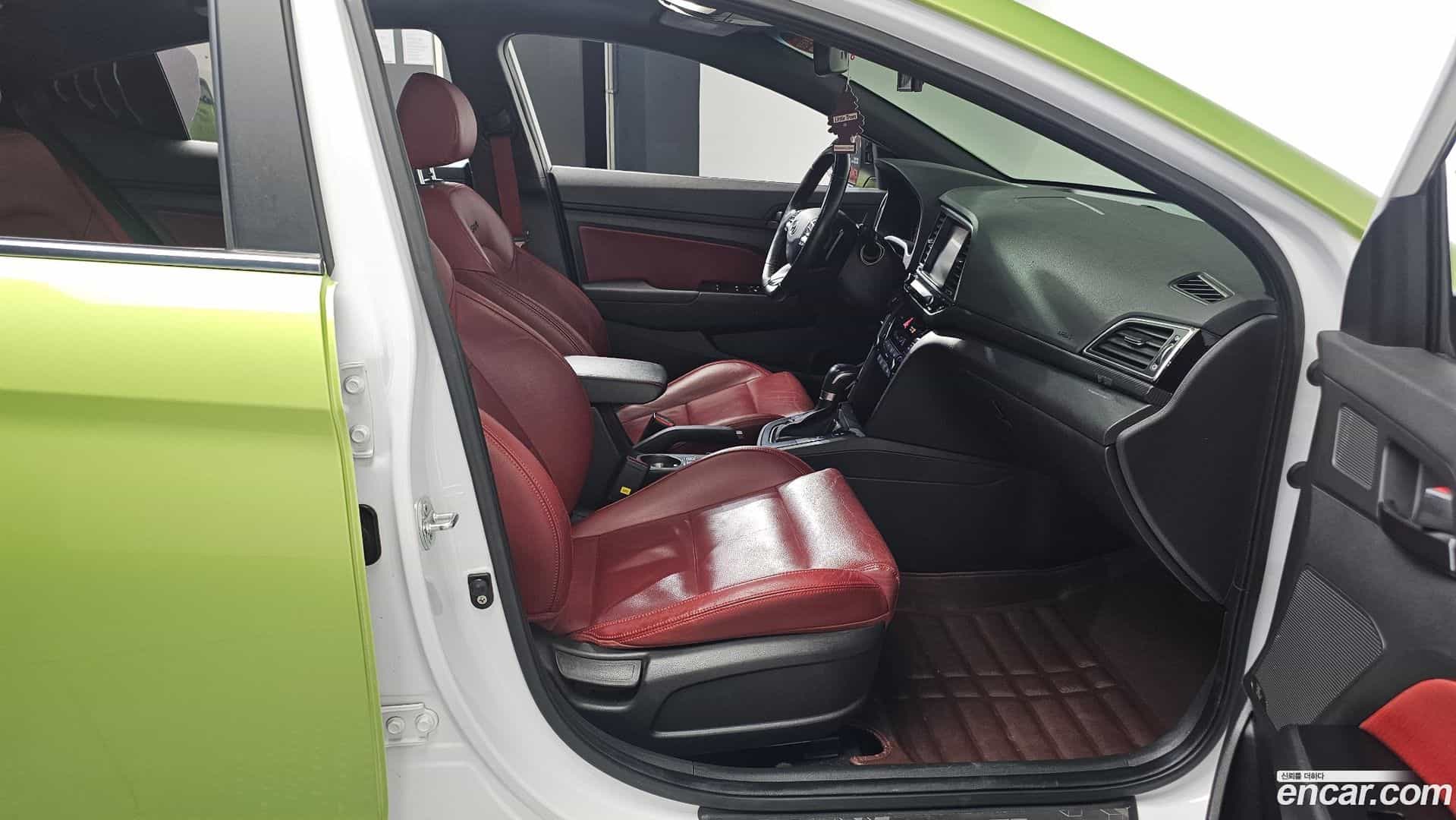 AVANTE Hyundai 2017.8-OPTION-015