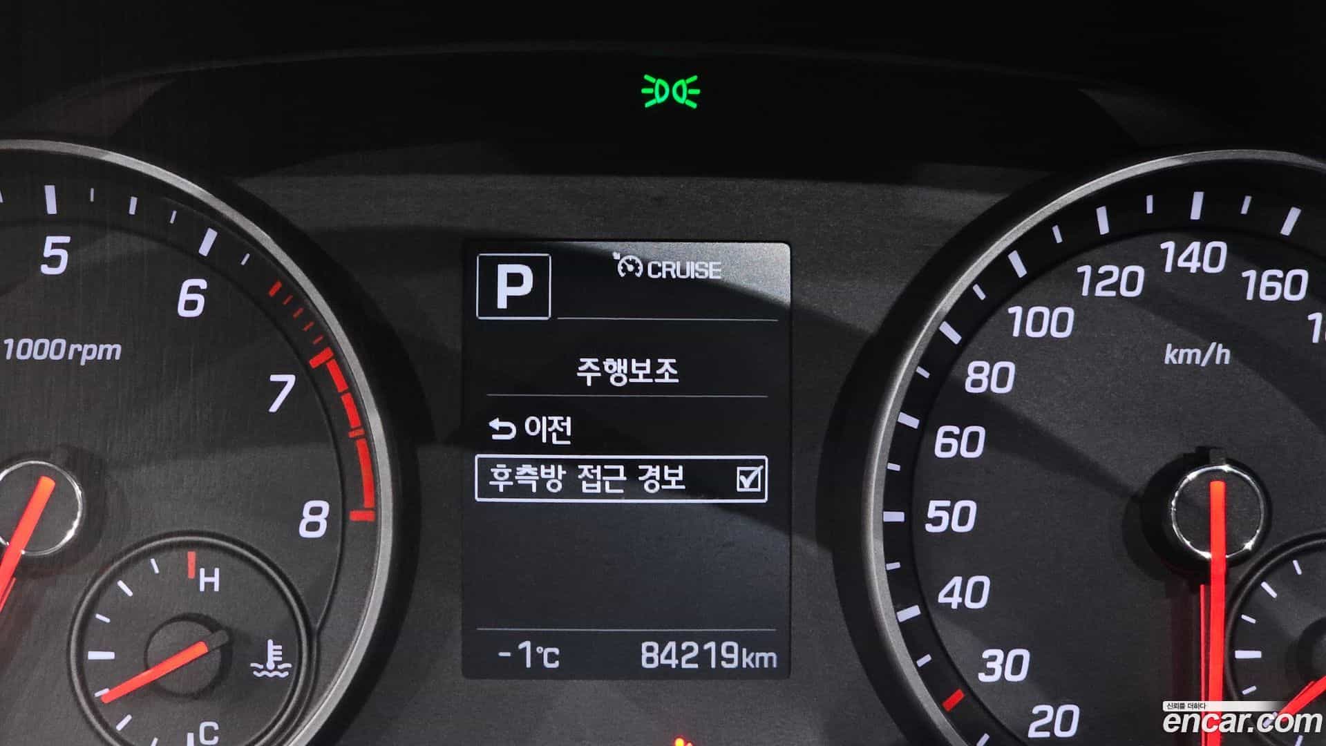 AVANTE Hyundai 2017.8-OPTION-020