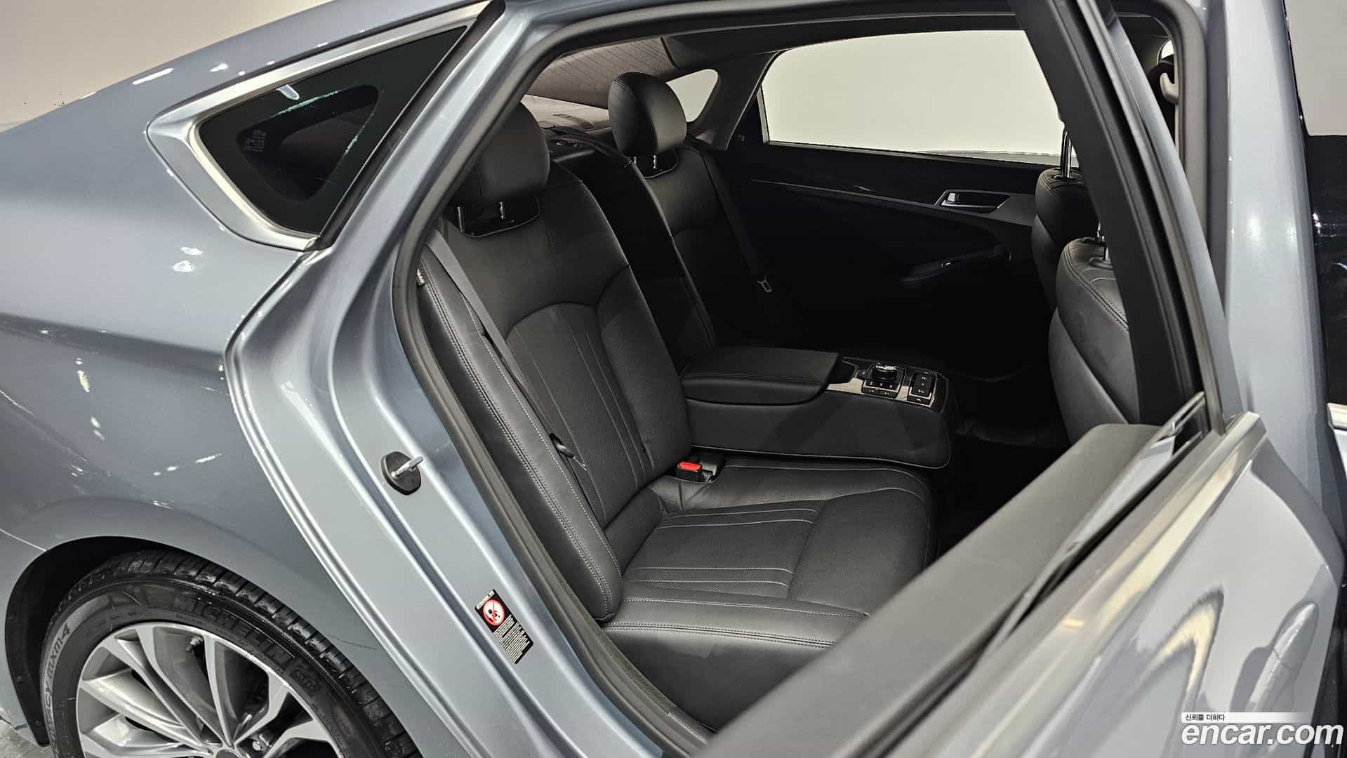 Genesis Hyundai 2015.6-OPTION-016