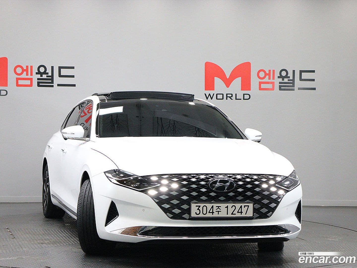 Main__Slider__Photo:Grandeur Hyundai 2022.8-0