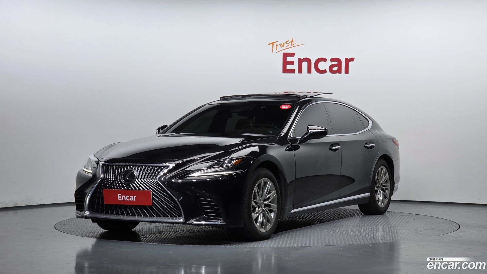 Main__Slider__Photo:LS Lexus 2018.3-0