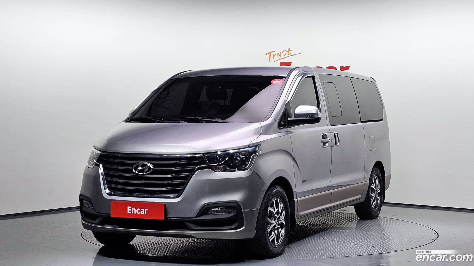 Main__Slider__Photo:Starex Hyundai 2019.0-0