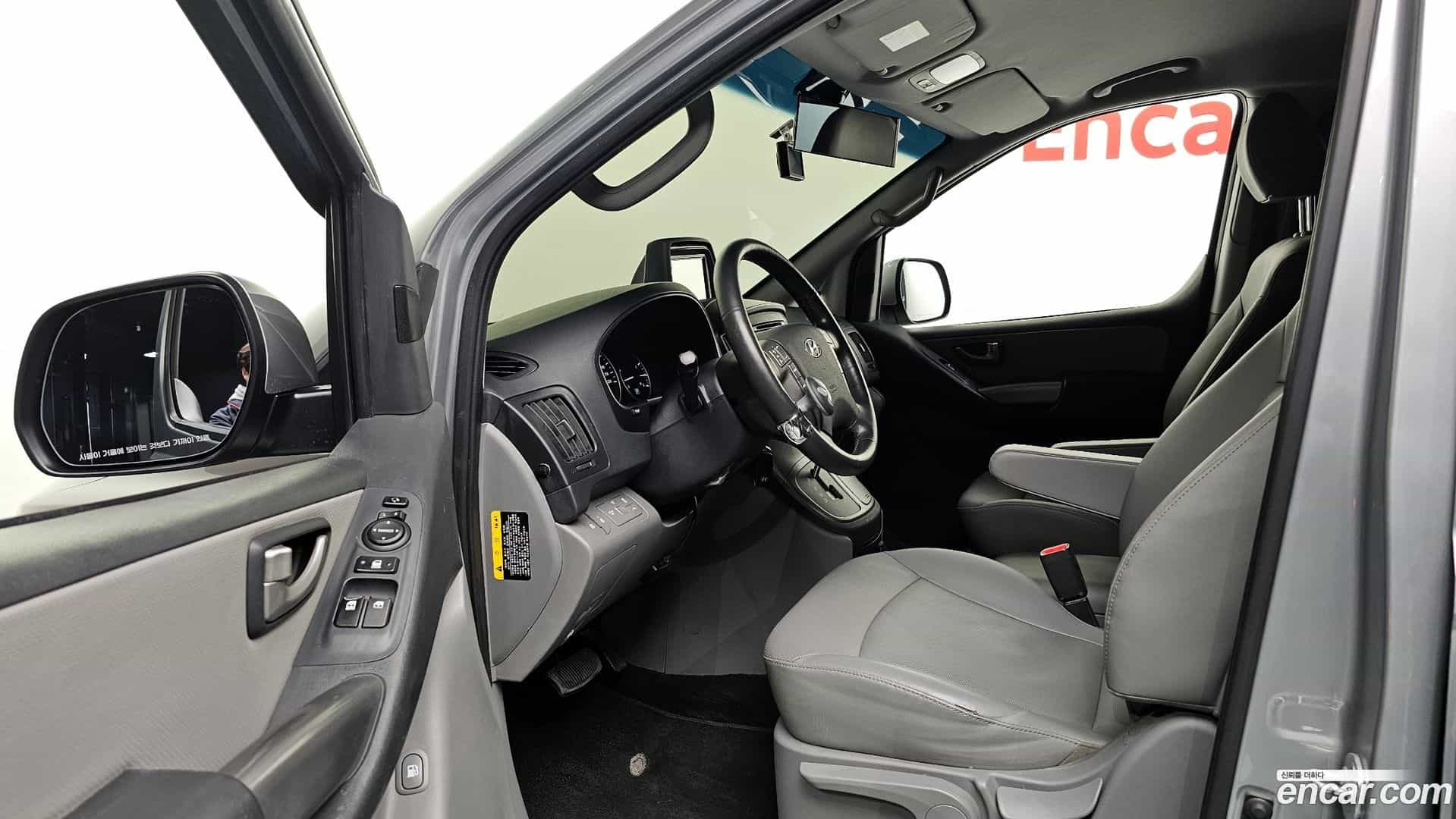 Starex Hyundai 2019.0-OPTION-015