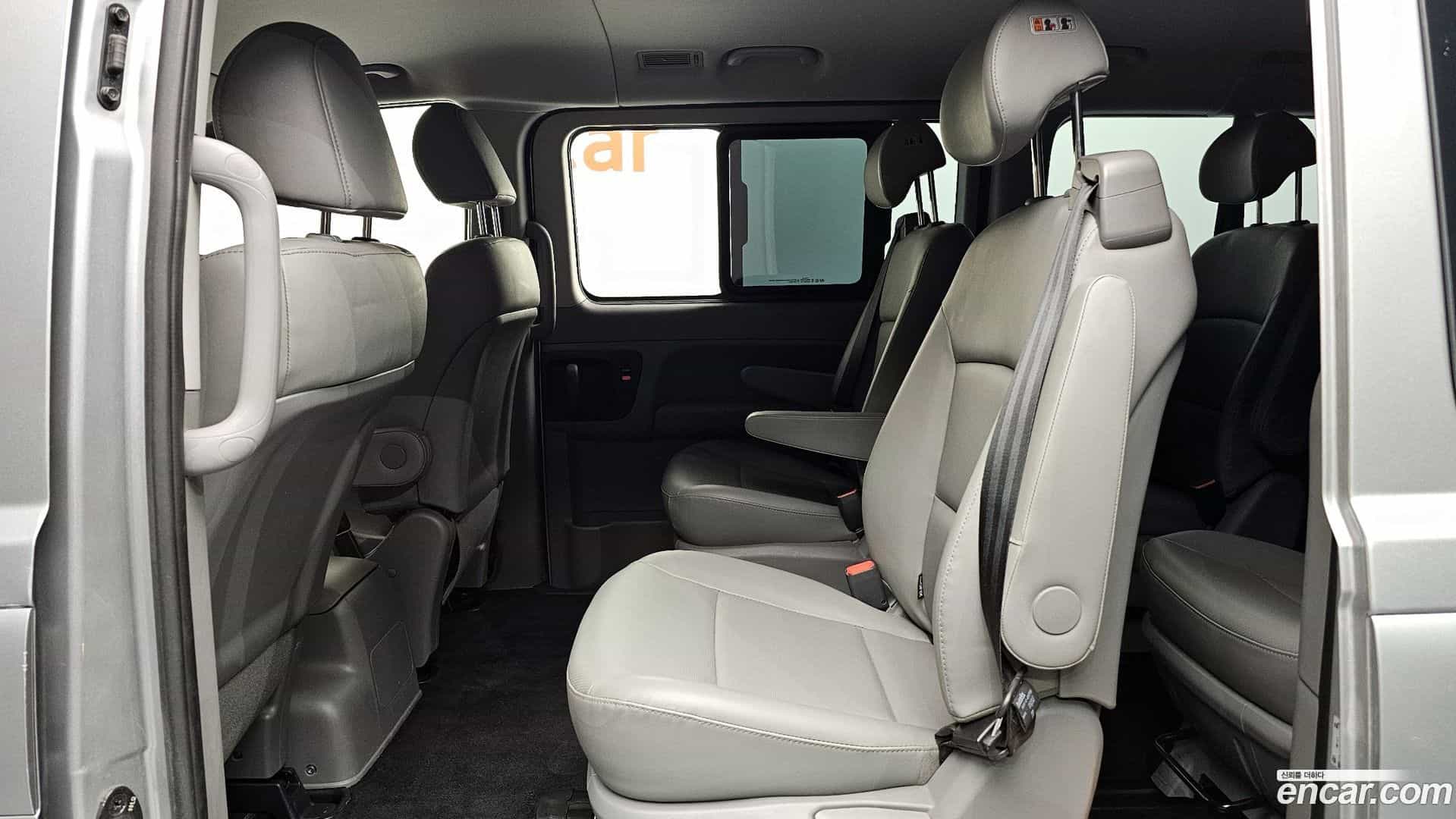 Starex Hyundai 2019.0-OPTION-016