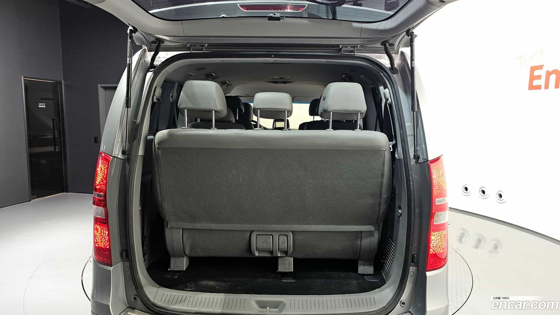 Starex Hyundai 2019.0-OPTION-024