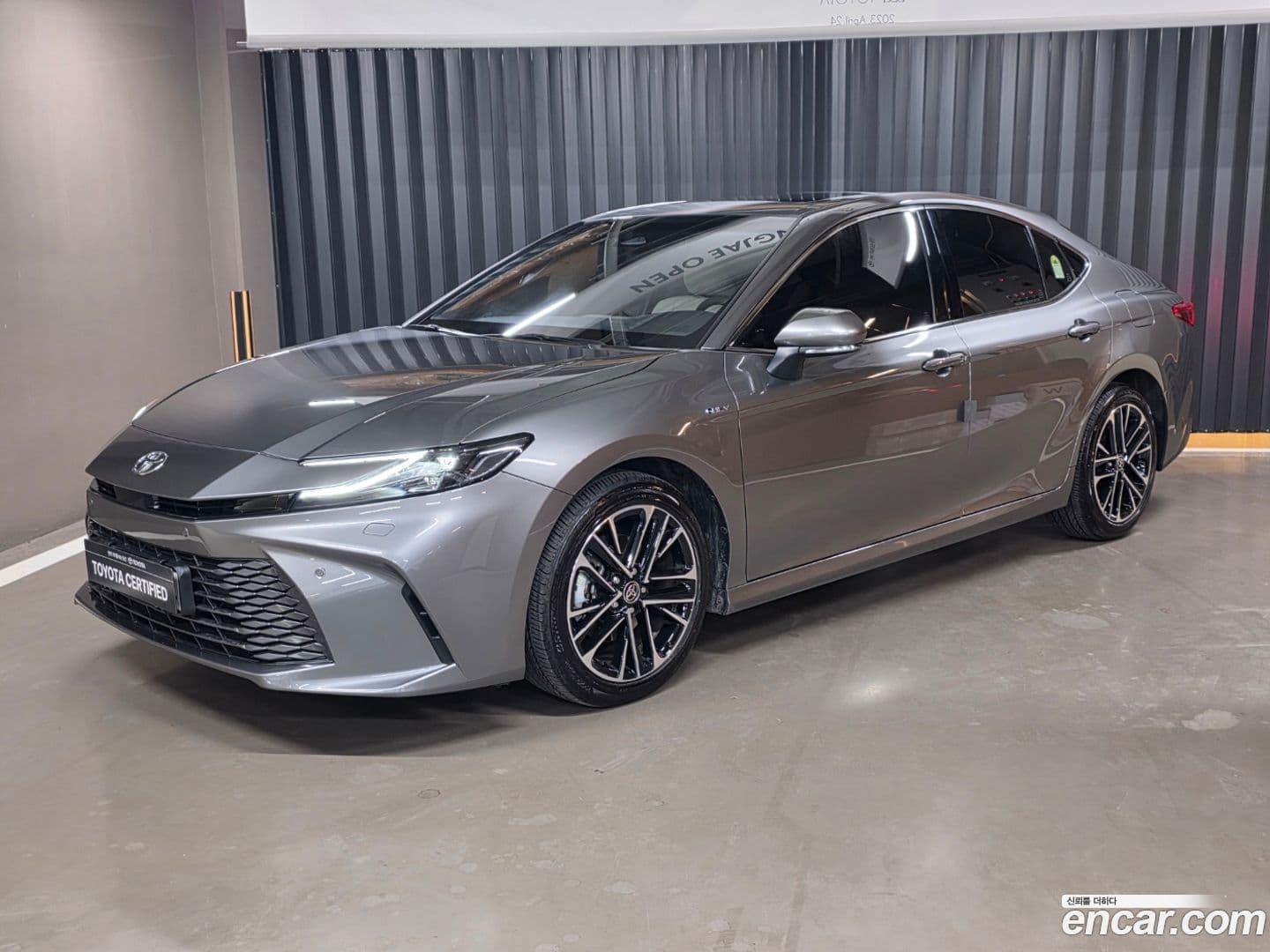 Main__Slider__Photo:Camry Toyota 2024.10-0