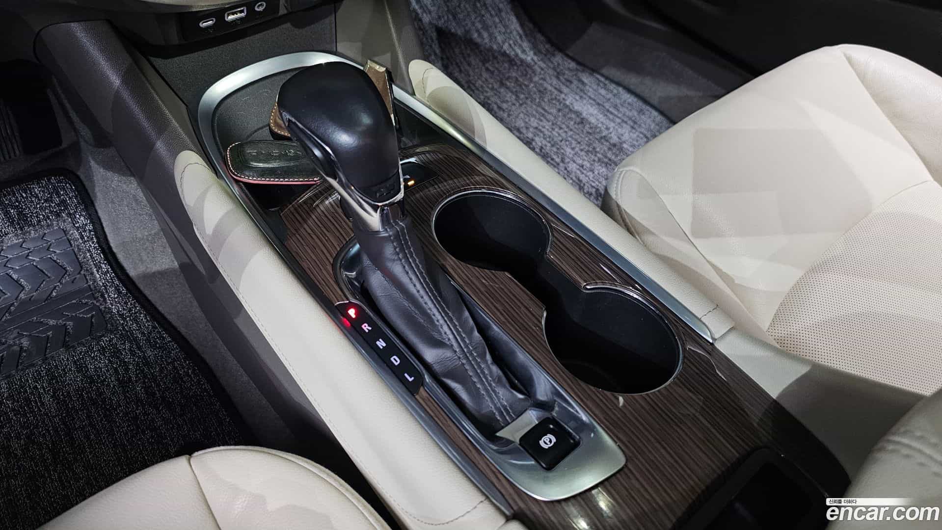 Malibu Chevrolet 2022.5-INNER-009