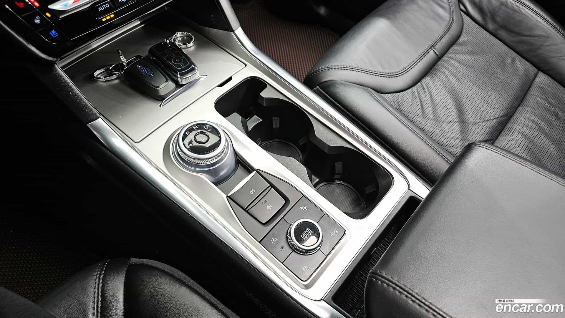 Explorer Ford 2023.10-INNER-009