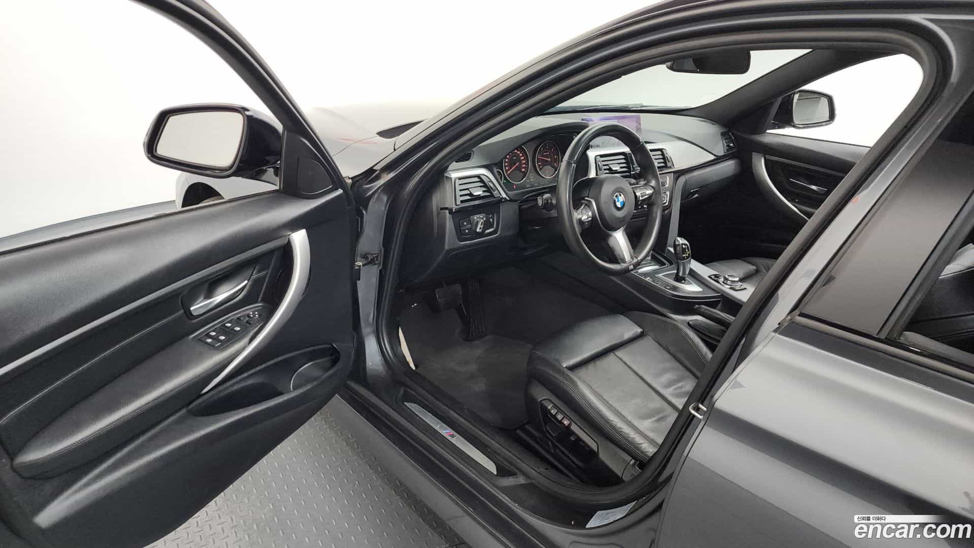 3-Series BMW 2013.10-INNER-010